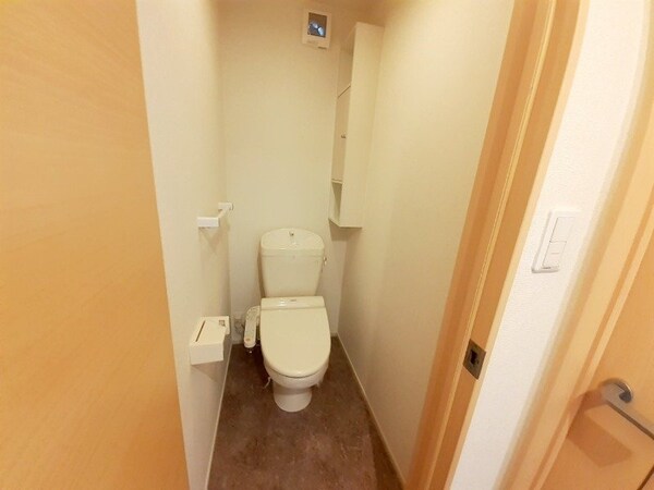 トイレ(同型反転写真です。)