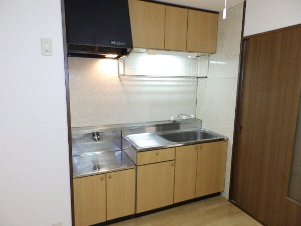 キッチン(同一タイプ部屋写真)