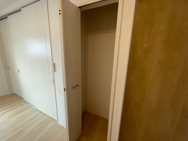収納(同型参考写真)