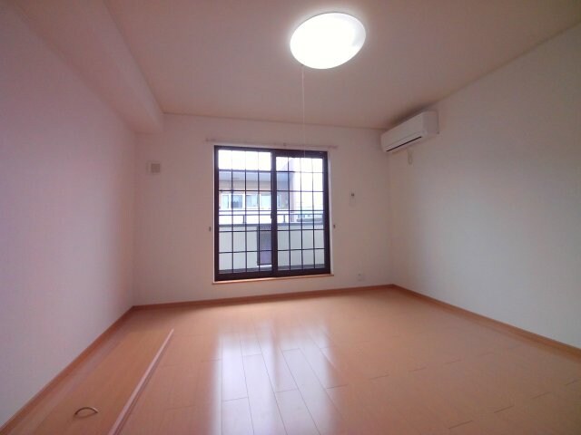 物件内観写真6　(同物件別室の画像です)