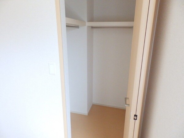収納(同型参考写真)