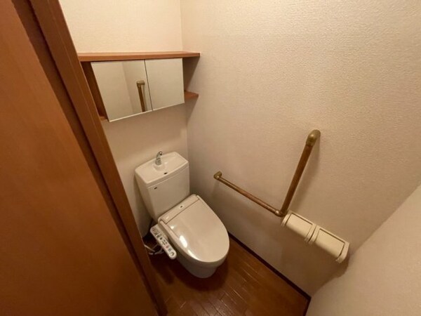 トイレ(同物件別室の画像です)