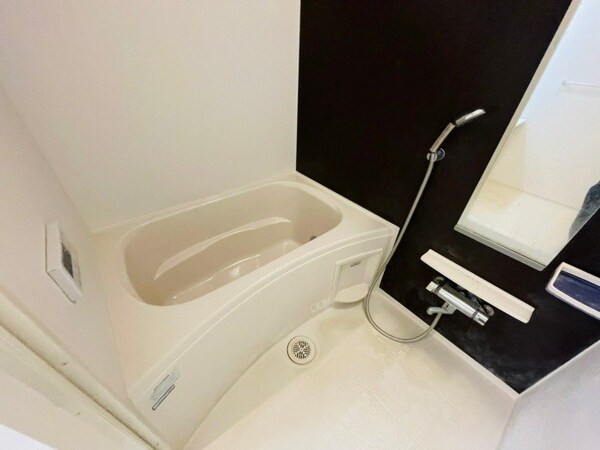 バス／シャワールーム等(同型参考写真)