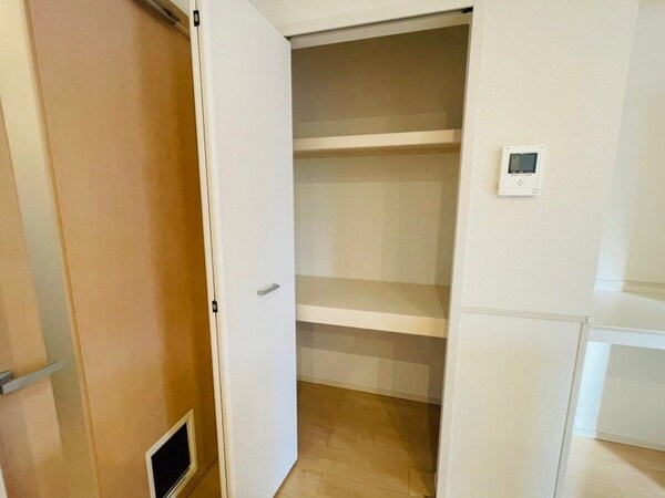 収納(同型参考写真)