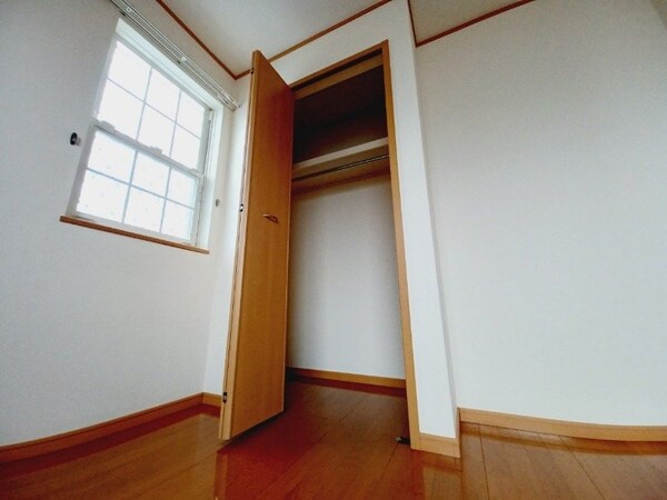 収納(同型参考写真)