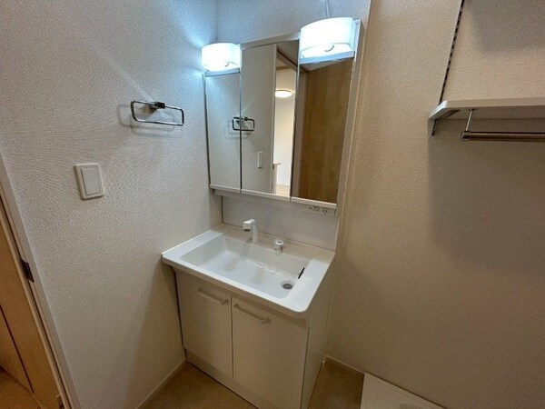 洗面所(別部屋参考写真です)
