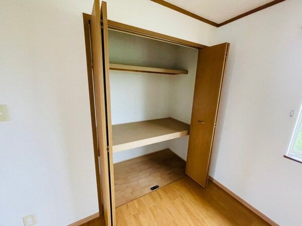 収納(同型反転写真)