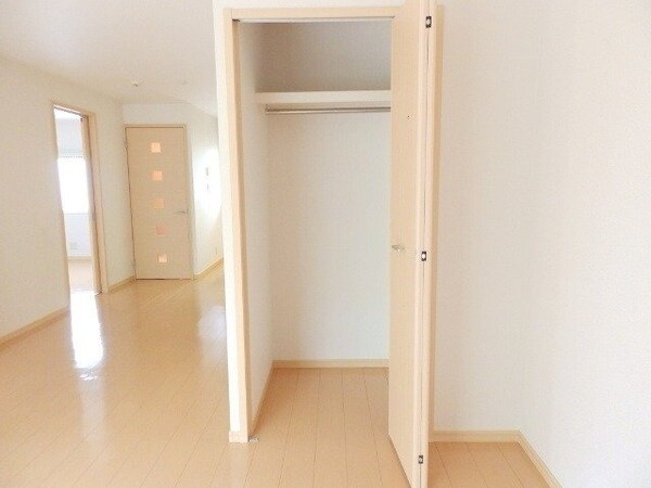 収納(同物件別部屋のお写真です。)