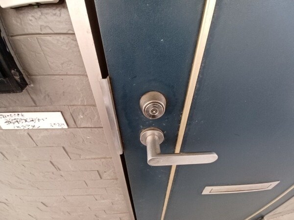玄関(同物件別部屋参考写真)
