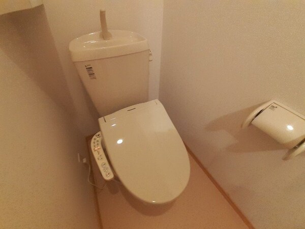 トイレ(同物件別部屋の物です。)