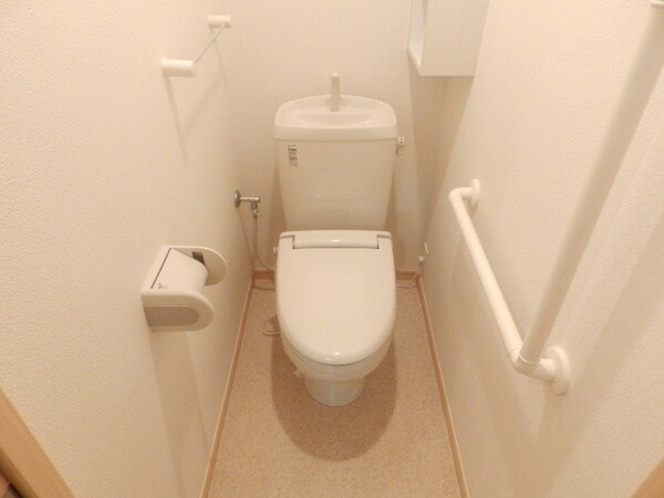 トイレ(同物件別部屋のお写真です。)