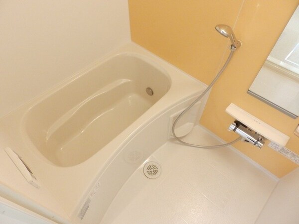 バス／シャワールーム等(同型参考写真)