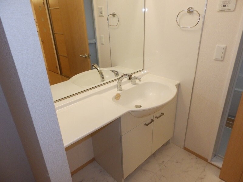 物件内観写真7　(同型別室のお写真です)