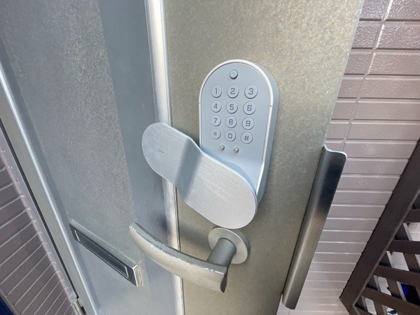 セキュリティ(同型反転参考写真)