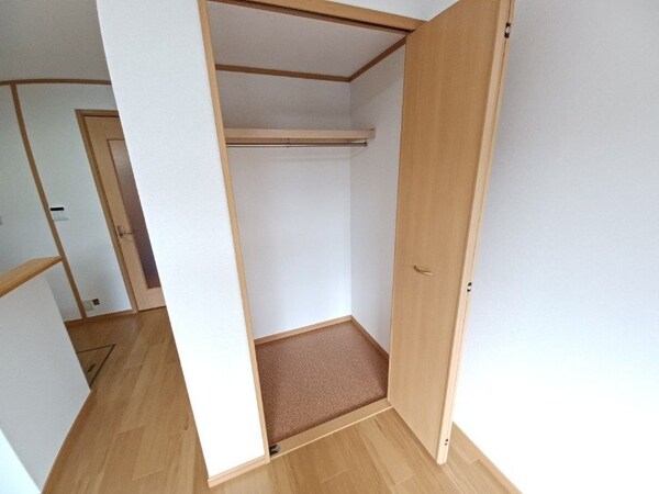 収納(同型参考写真)