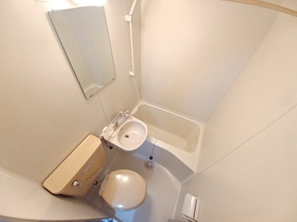バス／シャワールーム等(他の部屋の写真を代用しております。)