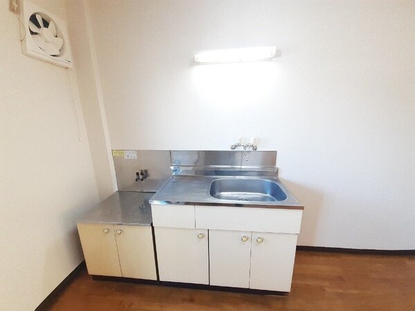 キッチン(同タイプ部屋写真です。)