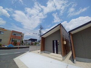 リートB外観写真