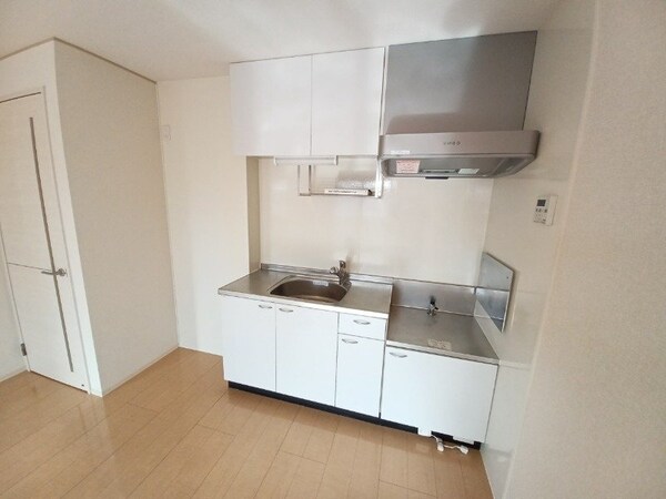 キッチン(別部屋反転写真です)