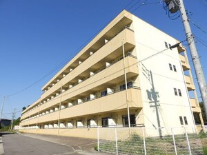 亀山マンションB棟外観写真