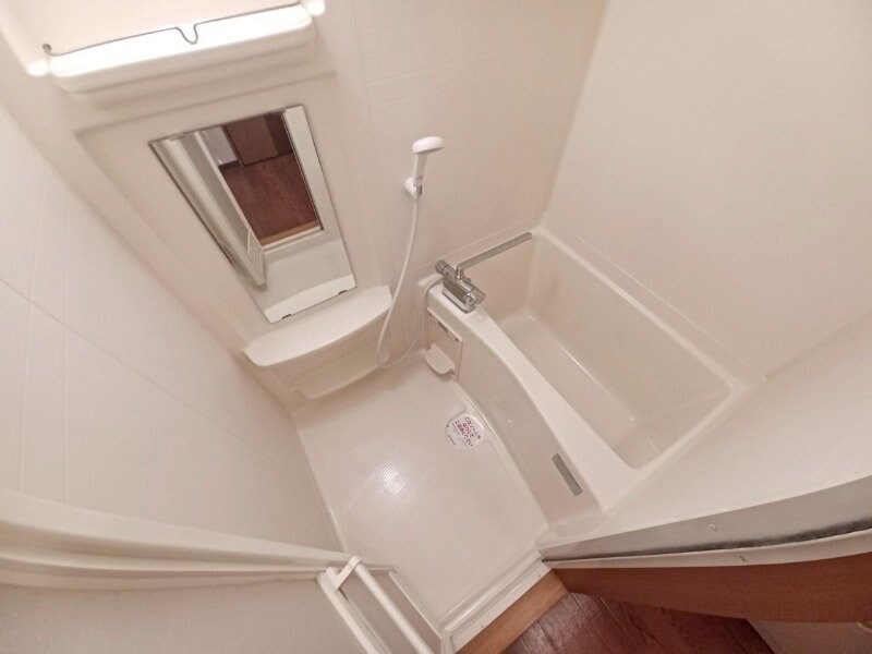 物件内観写真9　(バストイレ別です)