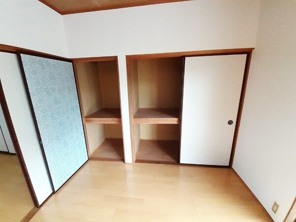 収納(他の部屋の写真を代用しております。)