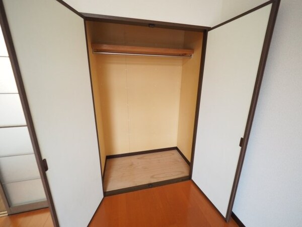 収納(同じ物件、別部屋の写真です)