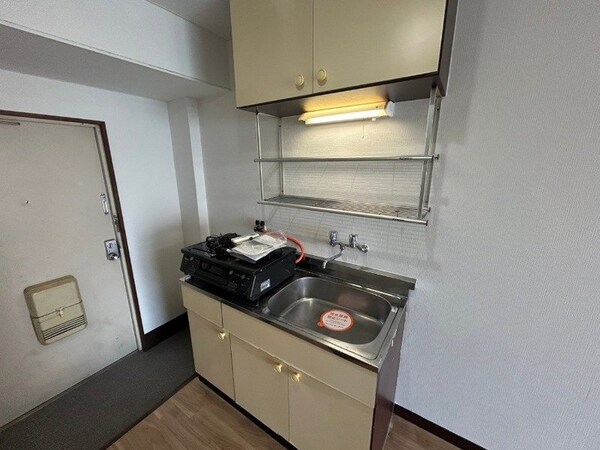 キッチン(同型参考写真)