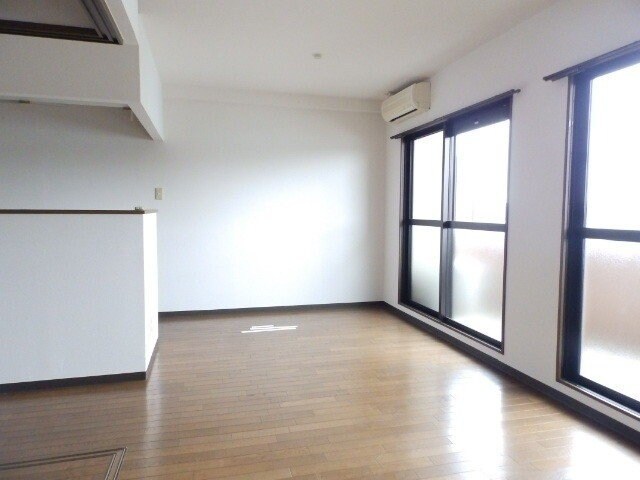 物件内観写真16　(同じ物件、別部屋の写真です)