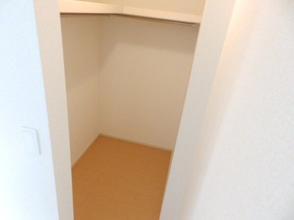 収納(同型タイプの画像です)