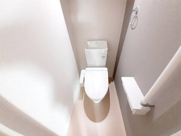 トイレ(同型部屋写真です。)