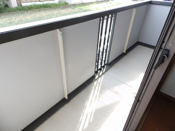 バルコニー(別部屋反転画像参考)