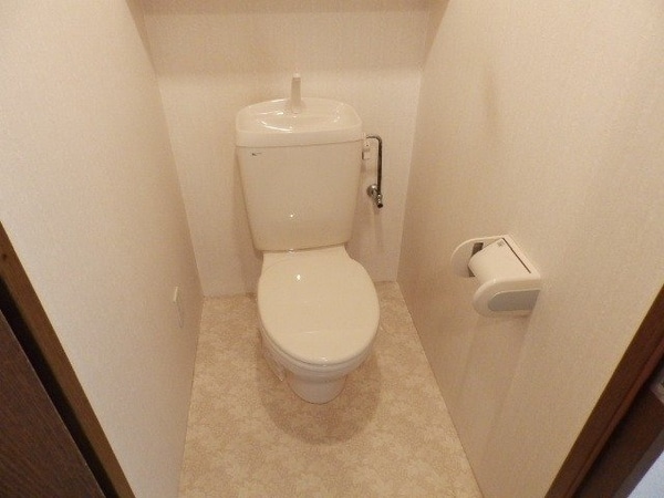 トイレ(同物件別部屋参考写真です。)