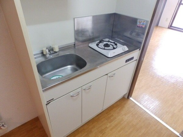 キッチン(同物件別部屋参考写真です。)