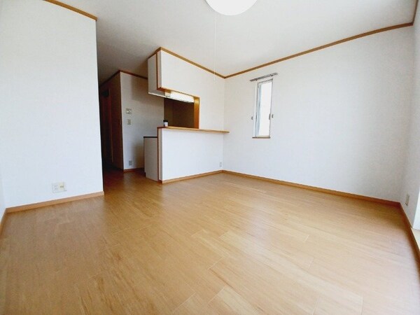 居室・リビング(同物件別部屋写真)