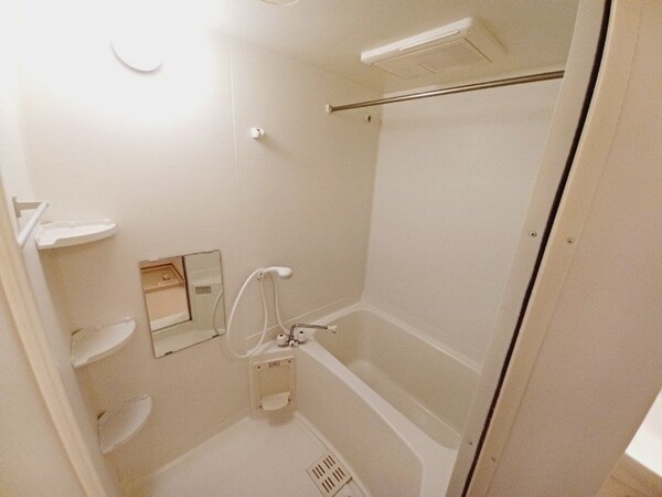 バス／シャワールーム等(同物件別部屋写真)