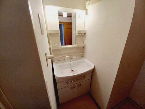 洗面所(同物件別部屋写真)