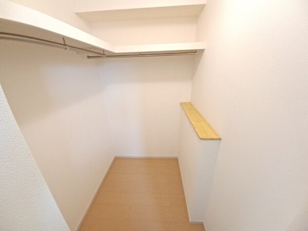 収納(同型参考写真)