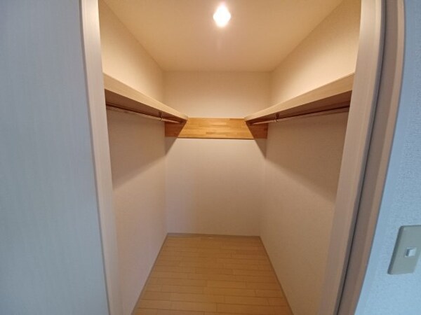 収納(同型参考写真)