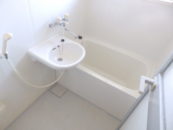 バス／シャワールーム等(同建物の別部屋写真です)
