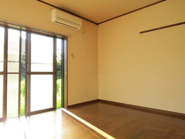 その他(同建物の別部屋写真です)