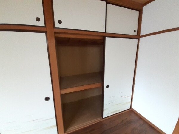 収納(同物件別室写真)