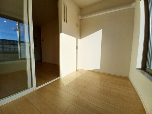 バルコニー(反転タイプの画像です)