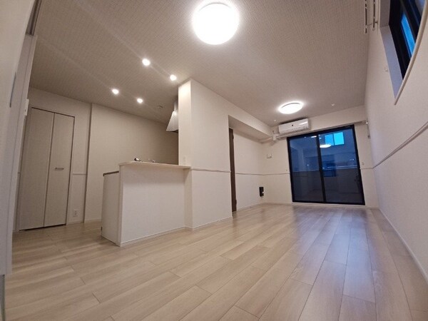 居室・リビング(反転タイプ参考写真)