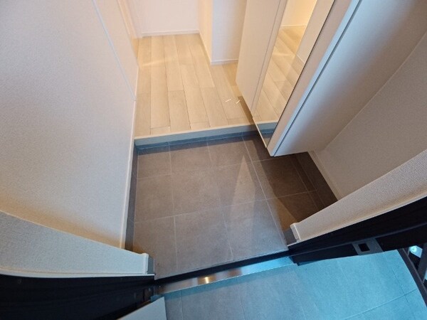 玄関(反転タイプ参考写真)