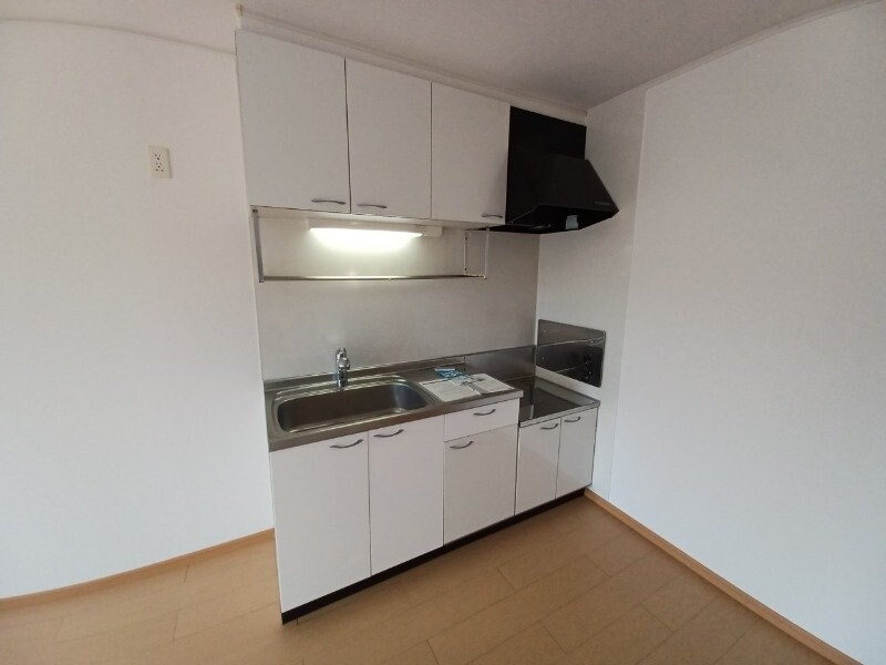 物件内観写真7　(同型別室のお写真です)