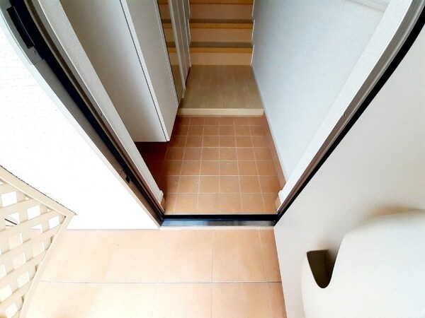 玄関(反転タイプ参考写真)