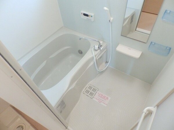 バス／シャワールーム等(同物件別室の写真です)
