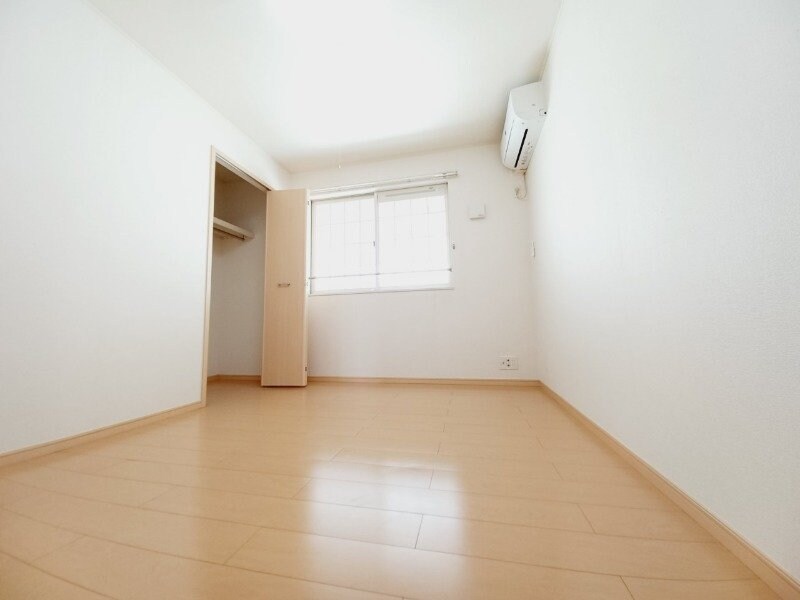 物件内観写真9　(同タイプの部屋写真です)