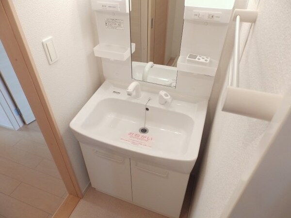 洗面所(同タイプの部屋写真です)
